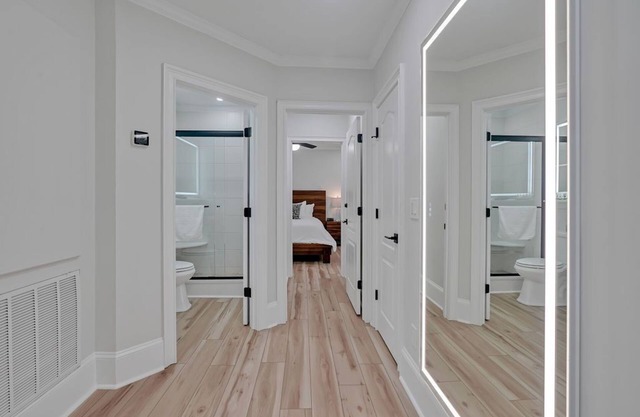 Elegant 2bd/2ba in Historic Downtown Wilmington w/Parking