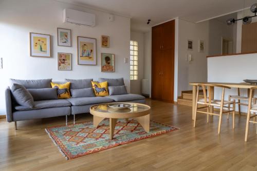 Elegant 2BR with Private Garage in the Old Town