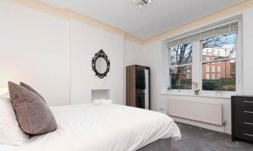 Elegant 3BR Apartment l Heart of Chelsea