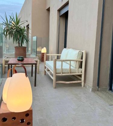 Elegant Apartment Pools Fitness