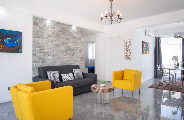 Elegant comfort villa with air conditioning, Wi-Fi, and garden, 1 km from the sea