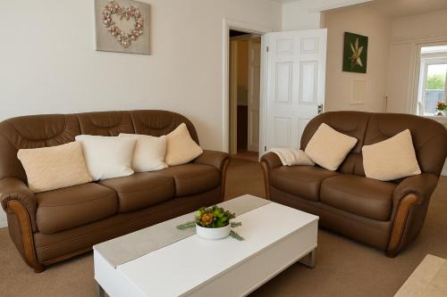 Elegant & Cozy 3 Bed End Terraced Stay