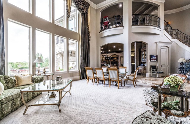 Elegant Estate - Pool & Views