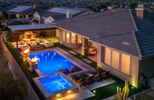 Elegant GOLF COURSE Retreat w/private CASITA! Pool/Hot Tub*WiFi*Putting Green