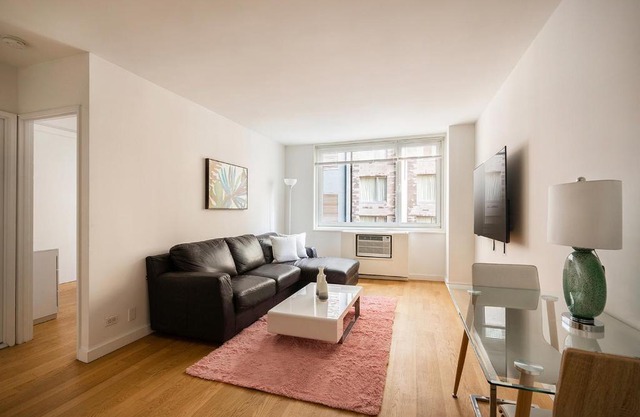 Elegant One Bed Apartment At Columbus