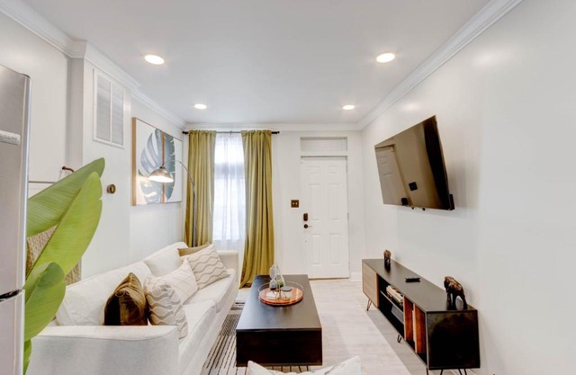 Elegant Urban Retreat - Walk To Patterson Park