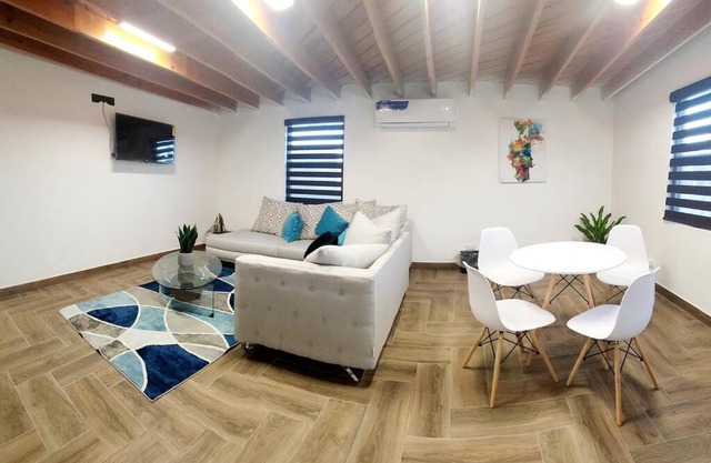 * Elegante * Departamento Pitagoras 4