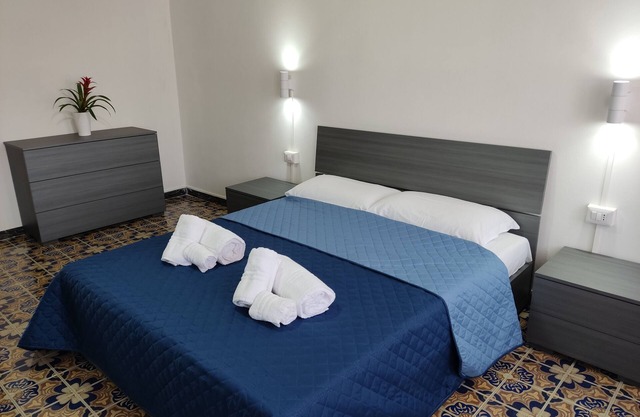 Eleonora d'Arborea - Three Bedroom Apartment, Sleeps 6