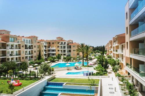 Elysia Park Apartments