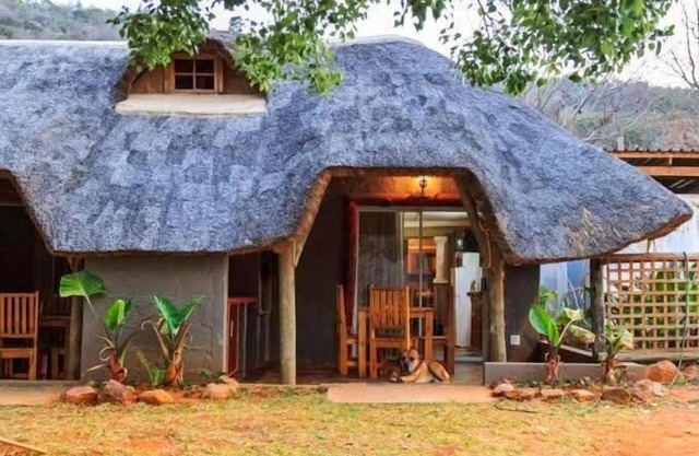 Emahlathini Guest & Monkey Farm