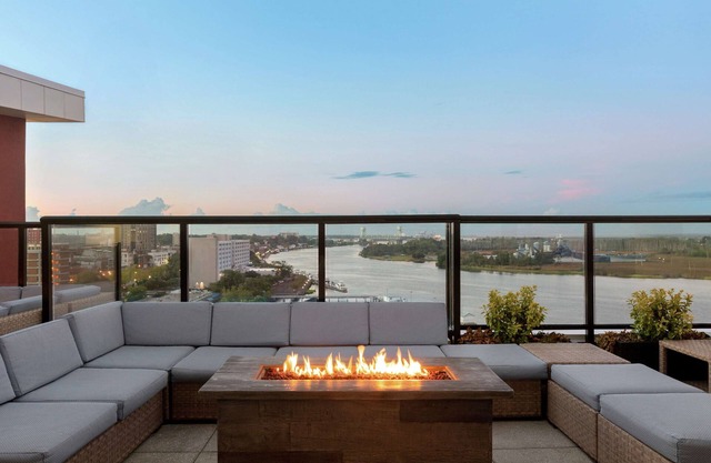 Embassy Suites by Hilton Wilmington Riverfront