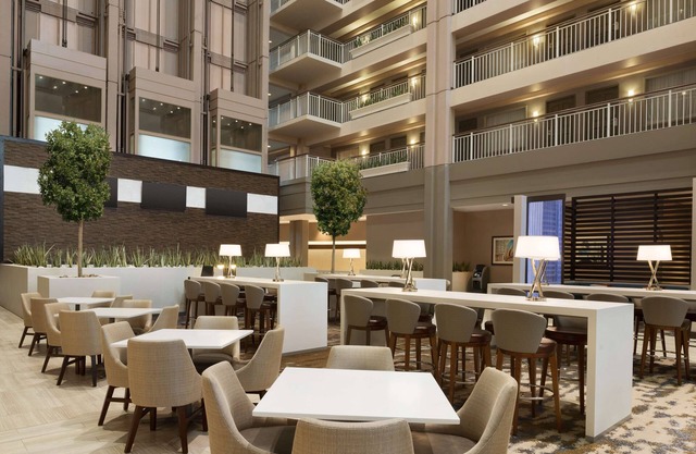 Embassy Suites by Hilton Chicago Lombard Oak Brook