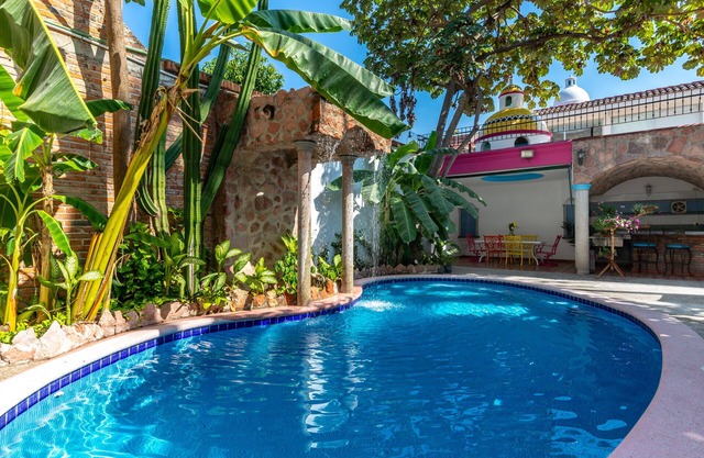 Enchanting Mexican Retreat: Discover Hacienda Lord Twigg's Townhomes