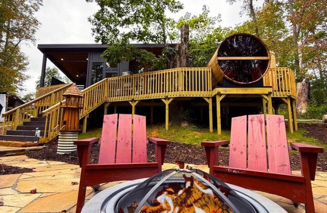 Enchanting mountain Tiny Home - hot tub - sauna