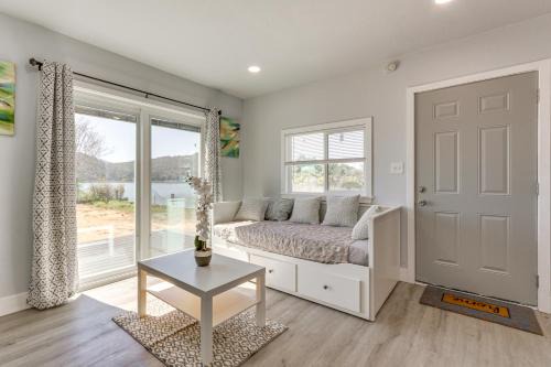 End Unit with Clear Lake Access in NorCal!