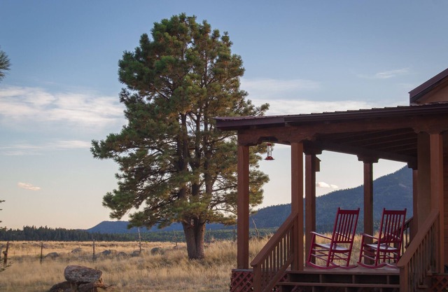Enjoy a Get-A-Way @This cozy cabin in Black Lake NM!