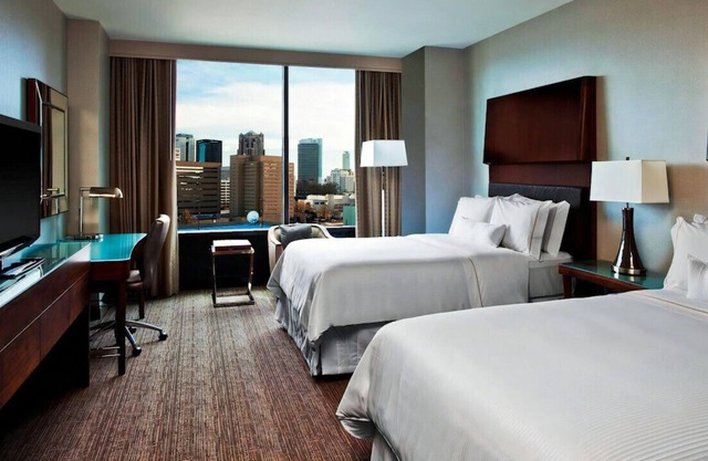 Enjoy Comfort & Convenience of Our Lavish Room