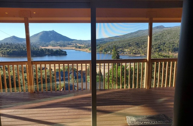 Enjoy the spectacular views from the balcony and cabin at this mountain location