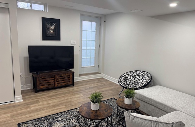 Enjoy This Cozy & Spacious Place in the Most Beautiful Neighbourhood. Love it!