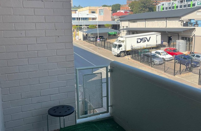 Enjoyable 2-bedroom apartment with AC in vibrant Johannesburg