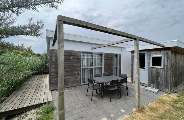 Enticing chalet Beachside