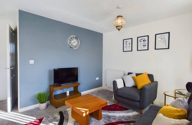 Entire 3-BRHouse in Stafford Parking/wi-fi/netflix