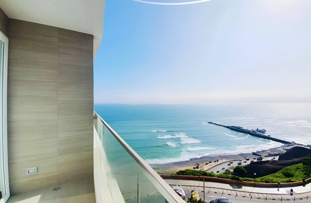Entire apartment in front of the sea in Miraflores Tourist and 5 minutes from everything!