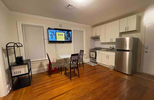 Entire Cozy 1BR Apartment. Located in the heart of Queens!