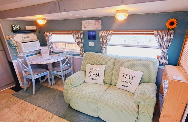 Entire Foothills Quiet Guest Home - Dog Friendly, Utilities Included, BBQ Grill