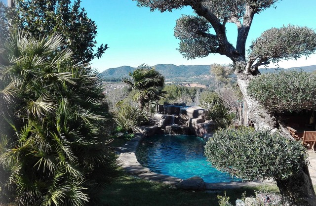 Entire house near Barcelona ideal families and groups. Guaranteed fun.