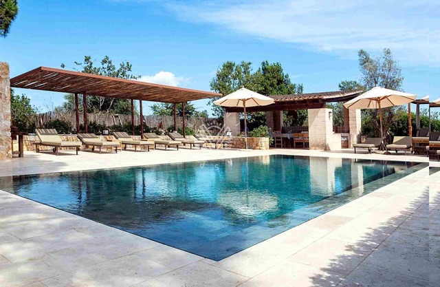 Es Lledoner 3, very quiet and beautifully situated property. Ideal for families