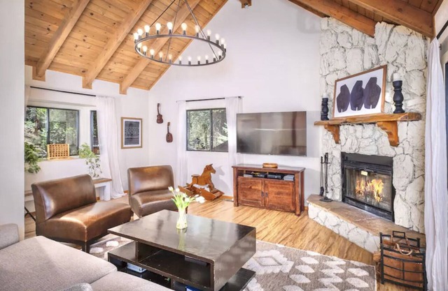 Escape to a Lake Arrowhead Haven!