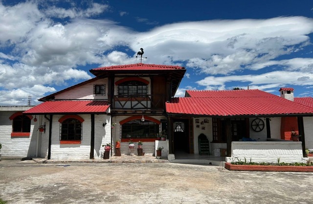 Escape to Nature: Exclusive Country House Near Quito Airport