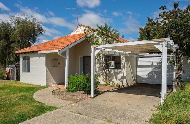 Escape to Tranquility at Fountain View Villa - South Yunderup