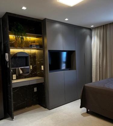 Estúdio novo com mobília completa