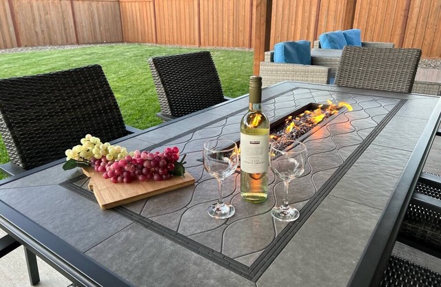 Eugene Retreat- 4Bedroom-2Master Suites 3Bath 1GB WiFi