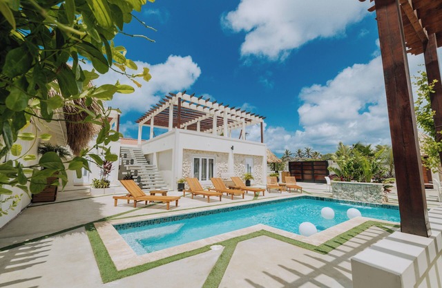 EVA Oceanfront Spa Resort | Pool+Rooftop by LUCHA