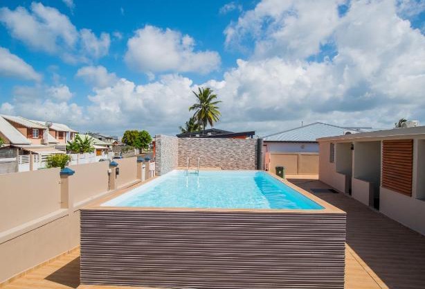 Evasion en plein cœur de la ville T3 Jacuzzis Sauna et piscine au centre de Port-Louis