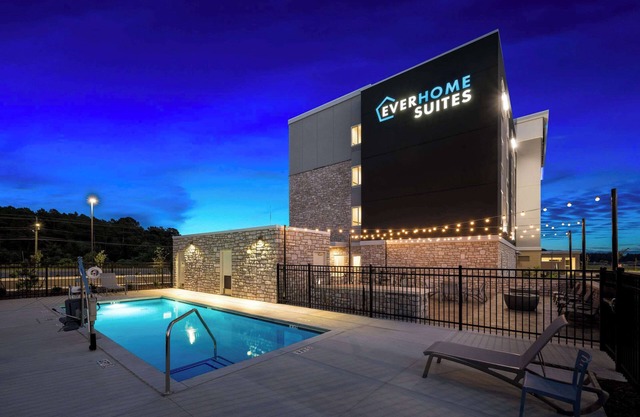 Everhome Suites Fayetteville near Fort Bragg