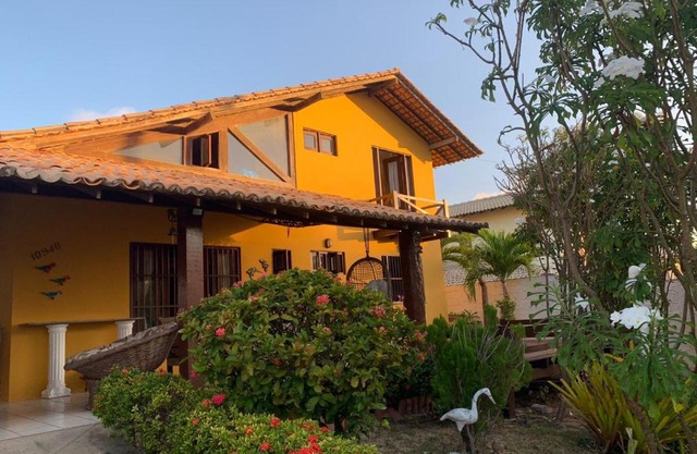 Excelente casa na Praia do Coqueiro com 4 suítes a 100m da praia