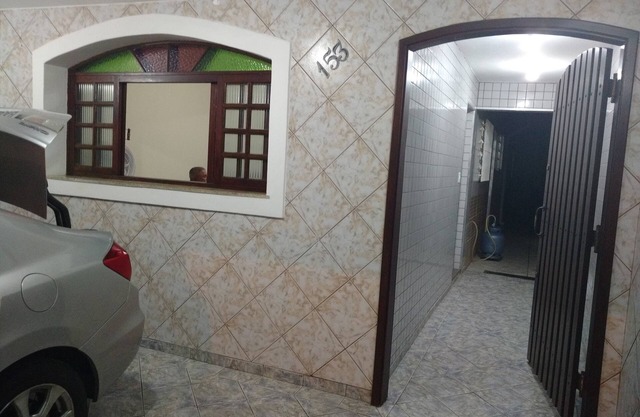 Excellent beach-aviation house garage for 02 cars, 120m from the beach.