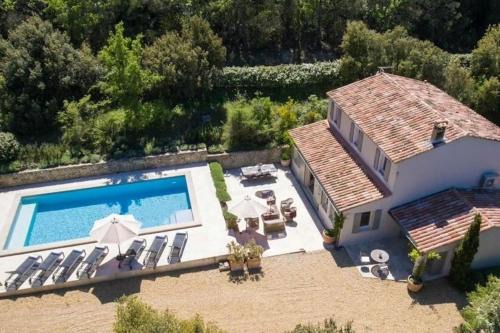 Exclusive Villa with Stunning Luberon Views