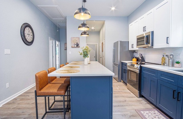 Experience Convenience w/4br/3ba Near Alamodome