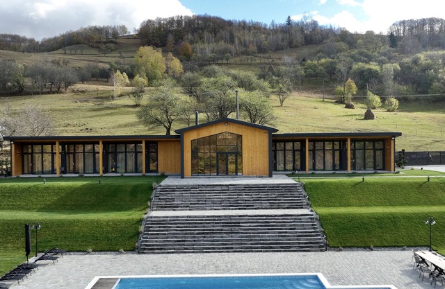 Experience luxury and comfort at the "Friends" Cabin in the Apuseni Mountains