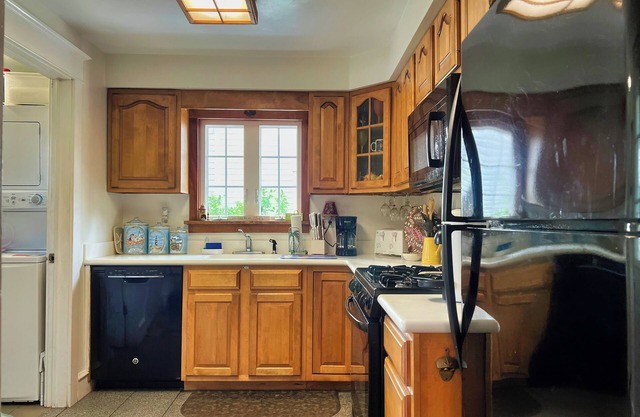 Experience the Best of Avalon's Beaches without Breaking the Bank!