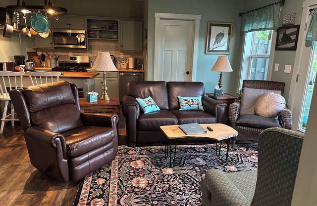 Experience the Magic at our Luxury 2 Bdrm, w/Majestic Blue Ridge Mountain Views