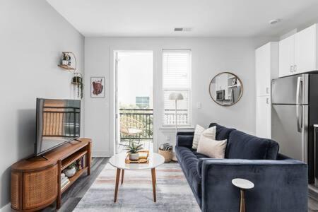 Explore CozySuites Indy from an Urban Oasis in Market East