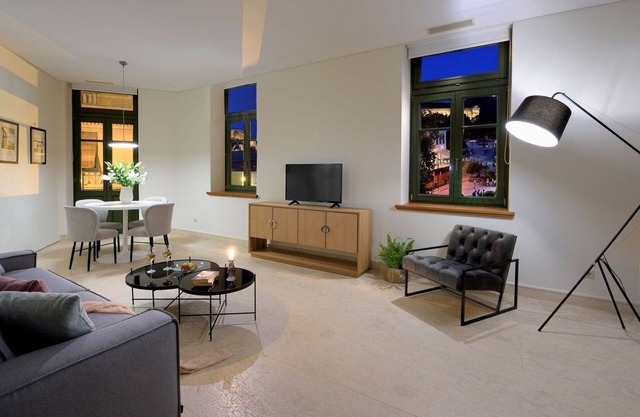 Exquisite Athens Villa | 1 Bedroom | Villa Izuru | Acropolis View | Platia.