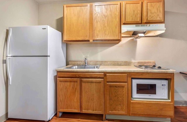 Extended Stay America Select Suites - Kansas City - Stadium