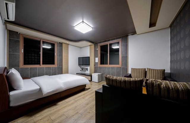 F-one Hotel